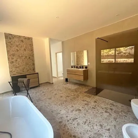 Trinita Paradis Privé Piscine Et Loisirs *