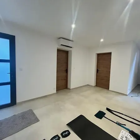 Trinita Paradis Prive Piscine Et Loisirs וילה