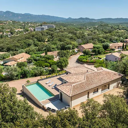 Vila Trinita Paradis Prive Piscine Et Loisirs *