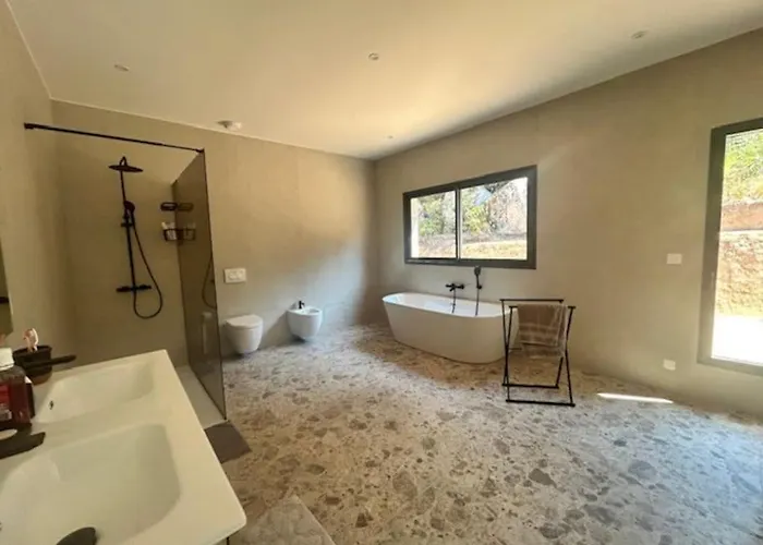 Trinita Paradis Prive Piscine Et Loisirs Villa *